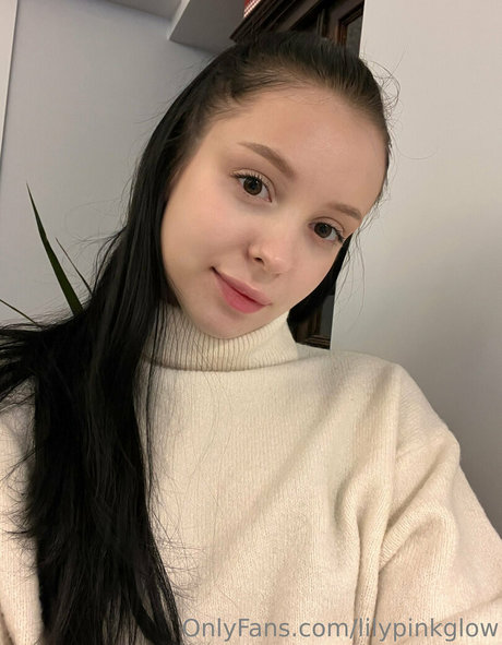 lilypinkglow かわいいモデル 画像