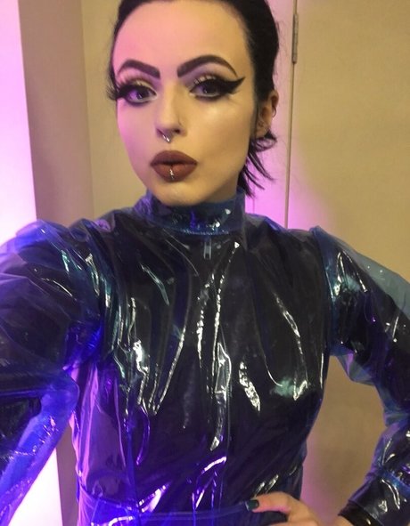 Empress Poison ヌードのポルノスター 画像