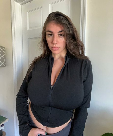 裸の熟女オンリーファンズ アダルト無料 画像