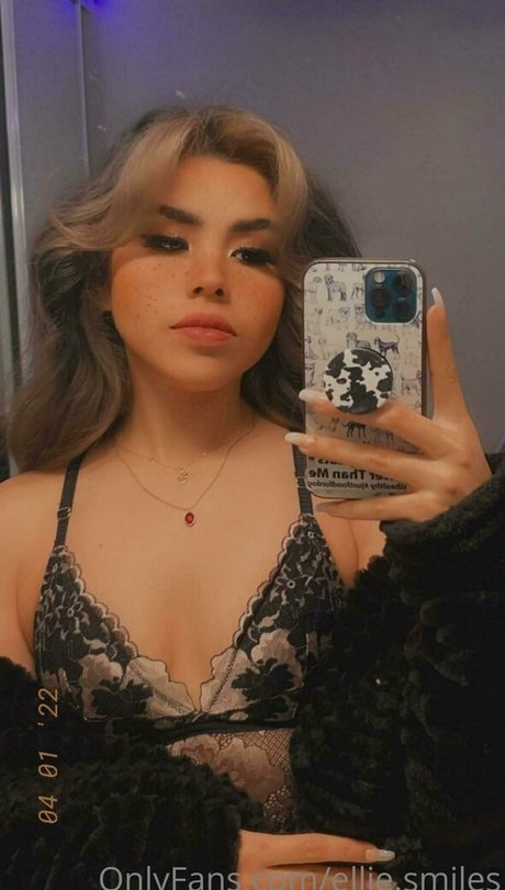 ポニーテールオンリーファンズ アート裸 画像