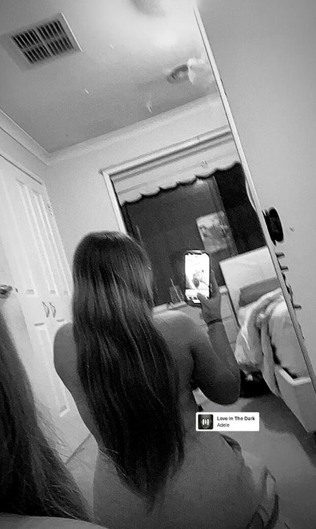 Stacey Hoult 裸のポルノスター ギャラリー