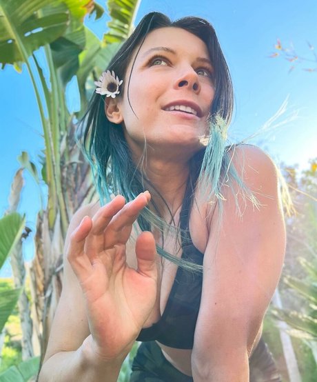 Kora Raw 完璧なモデル ギャラリー