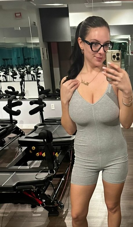 50歳のOnlyFans ホットヌード 画像