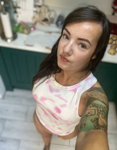 Maisey Brooks ヌードモデル 画像