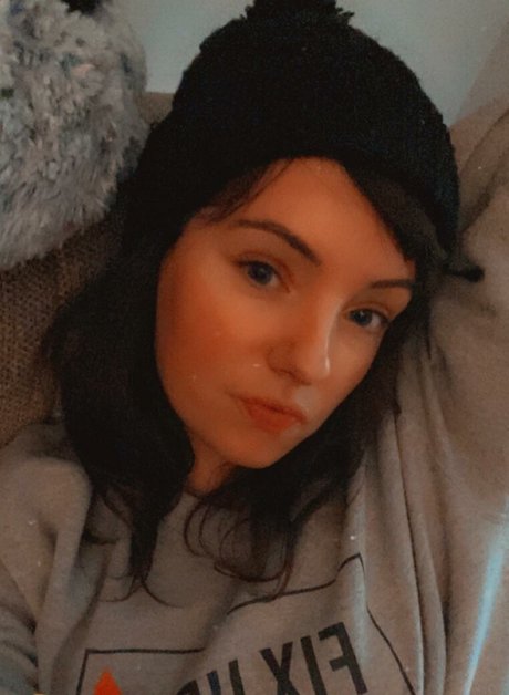 Maisey Brooks アート女優 写真