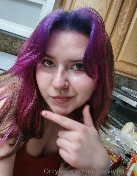 ultravioletass ポルノスター 写真