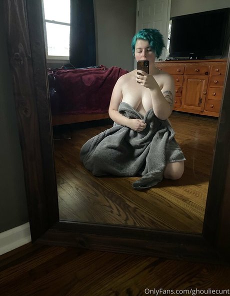 ghouliecunt 美しいモデル 写真