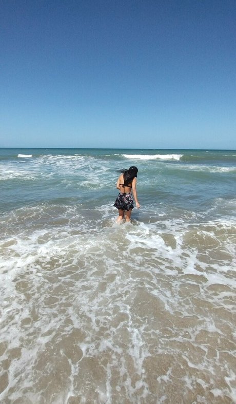 ヨガパンツ オンリーファンズ ヌード 写真