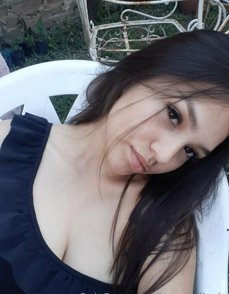 bunnyallesia 美しいモデル 写真