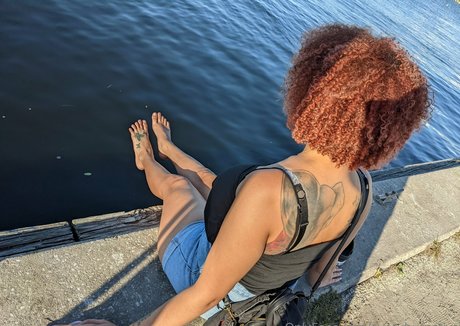 大きな黒い猫OnlyFans 限定 画像