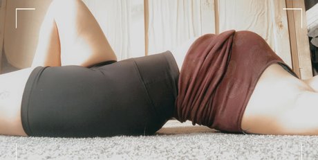 足ヌードオンリーファンズ 無料ヌード 写真