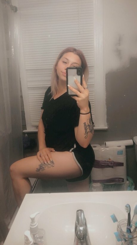 ティーンランジェリーOnlyFans 無料 写真