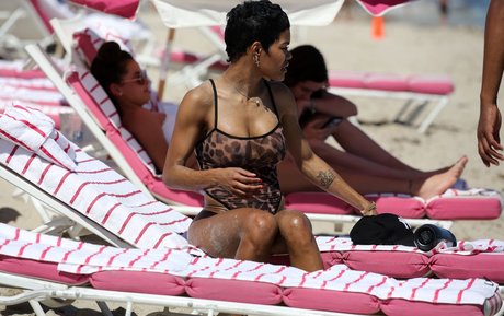 ママの足OnlyFans ホットヌード 写真