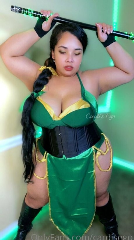 cardisego 美しいポルノスター 画像