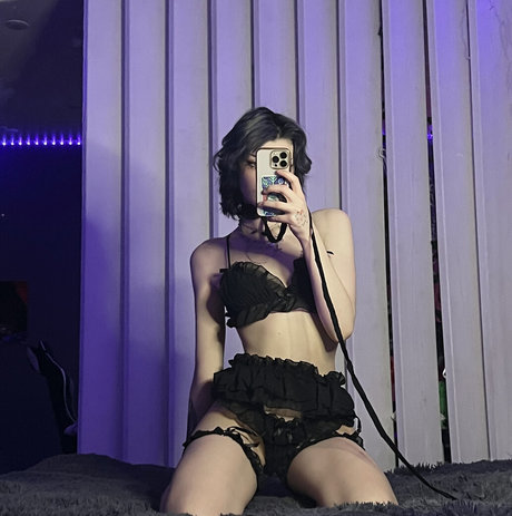 Flutterow 美しい女優 写真