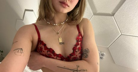 ブロンドビキニOnlyFans セクシー 画像