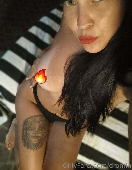 dromin ポルノスター エロティック 画像