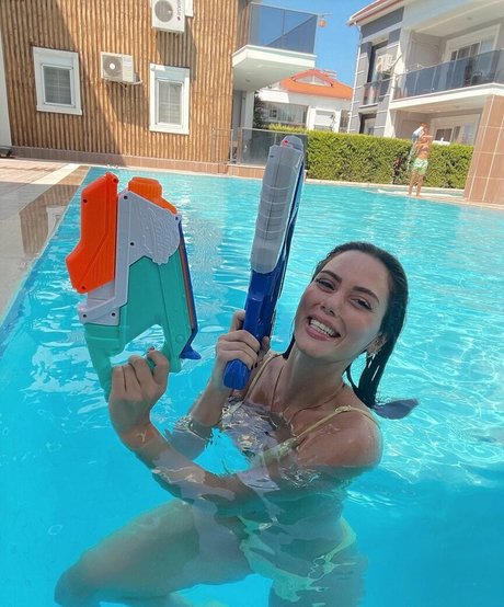 bernacalanthe アートスター 写真