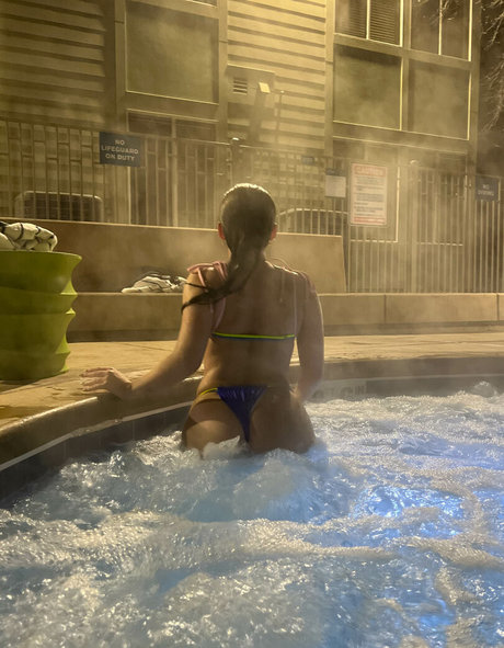 アジアン・エボニー・オンリーファンズ ホットヌード 写真