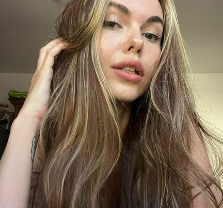 Jana Bubu ヌードモデル 写真