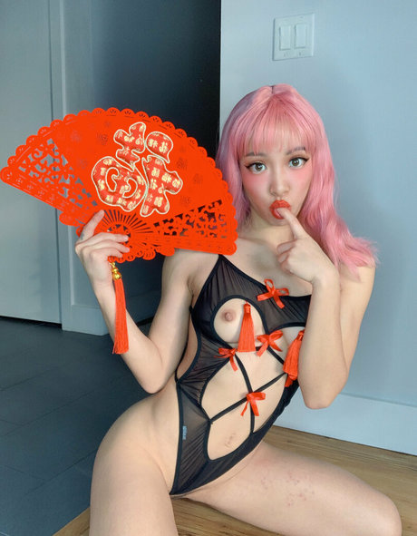 曲線美のアマチュアOnlyFans セクシーヌード 画像