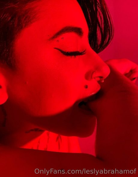 leslyabrahamof かわいいモデル アーカイブ