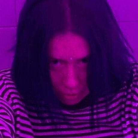 裸の熟女オンリーファンズ セクシー 画像