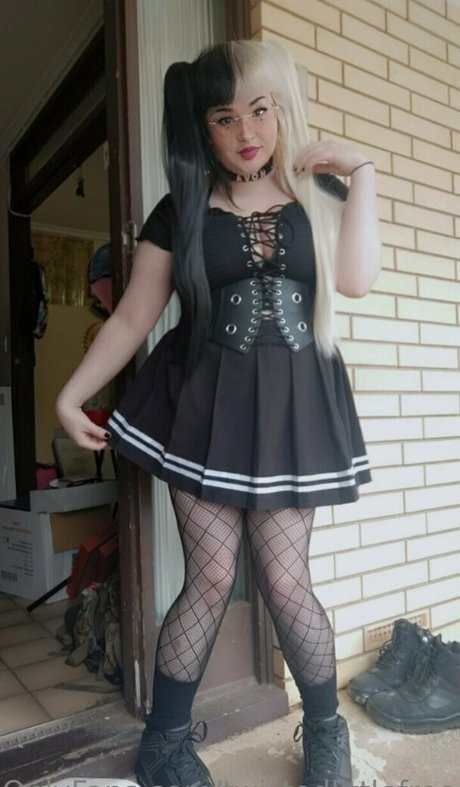 twistedlittlefree xxx女優 画像