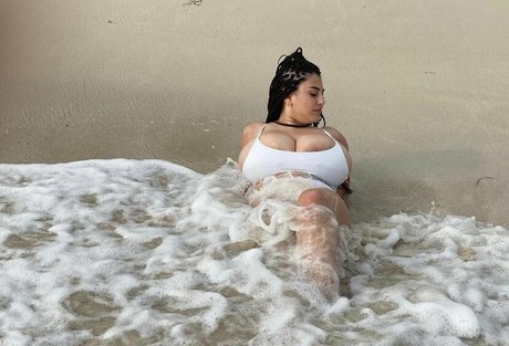 パフィーオンリーファンズ セクシーヌード 画像