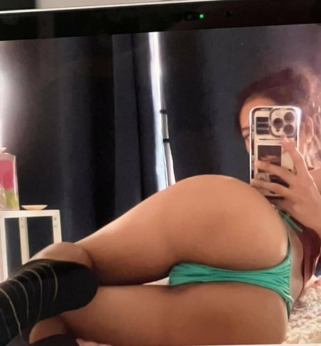 熟女 太め OnlyFans ホットヌード 画像