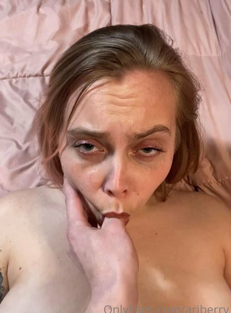 ゲイの乳首OnlyFans 可愛い 写真