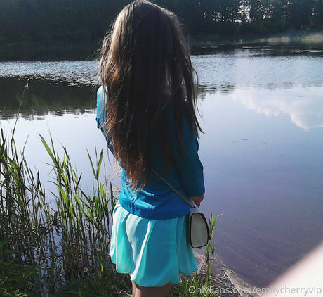 emilycherryvip ポルノスター 画像