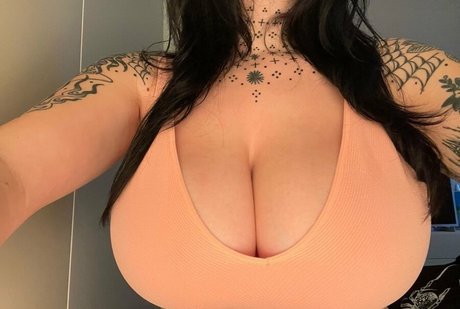 年配の熟女オンリーファンズ ホットポルノ 写真