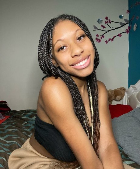 Elyse Rey ポルノモデル 写真