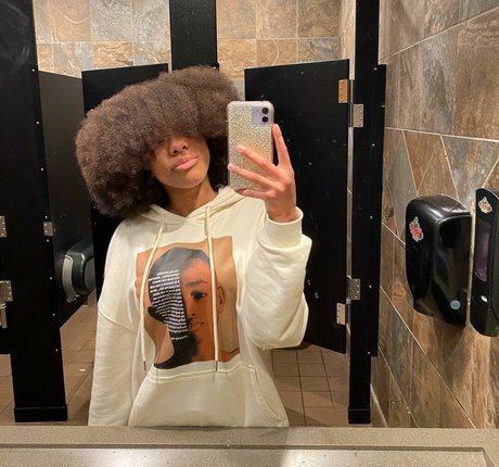 Elyse Rey アダルトスター 写真