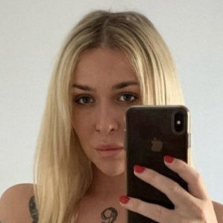 ティーン乱交OnlyFans セックス 写真