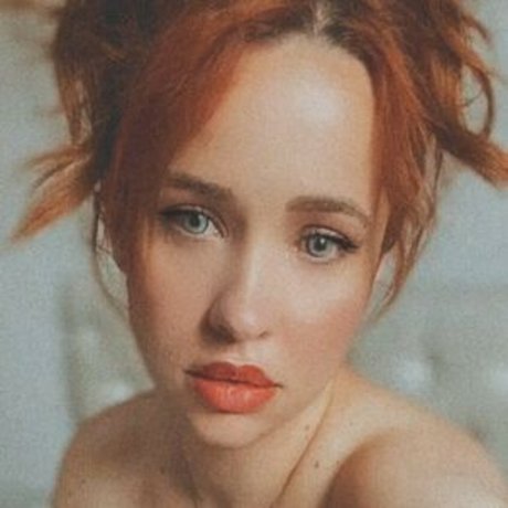 Marina Mamede かわいいポルノスター 写真