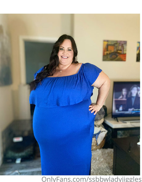 BBW パウグ オンリーファンズ セクシー 画像