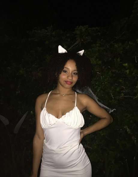 isabellafans00 ポルノスター 画像