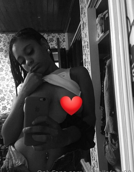 isabellafans00 セクシーモデル 写真