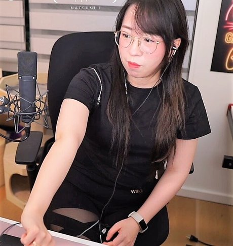 lolnatsumiii セクシーなポルノスター ギャラリー