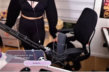 lolnatsumiii かわいいポルノスター 写真