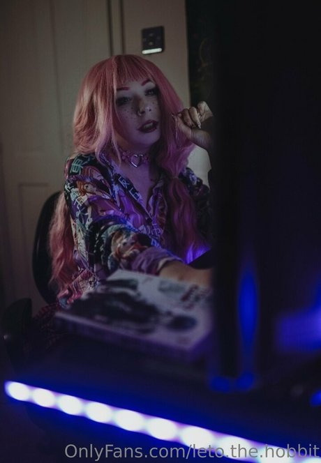 巨乳の熟女オンリーファンズ ホットセクシー 写真