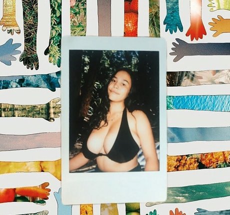 ぽっちゃり 主観視点 OnlyFans ポルノ 画像