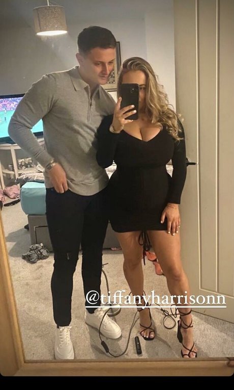 ポーグエボニーオンリーファンズ アダルト 画像