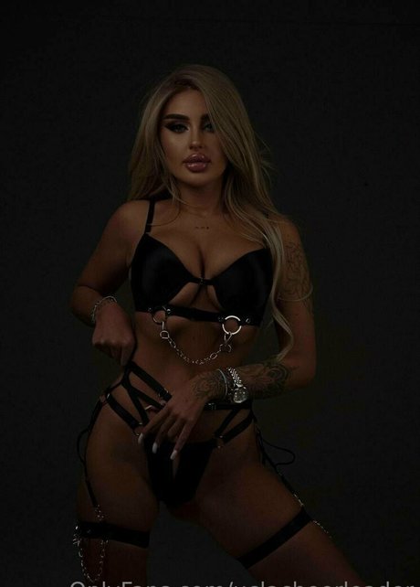 寝取られアマチュアOnlyFans セクシーヌード 写真