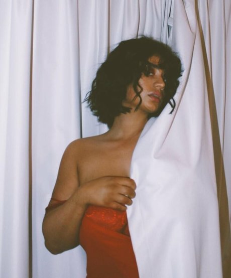 熟女乱交OnlyFans 無料 写真