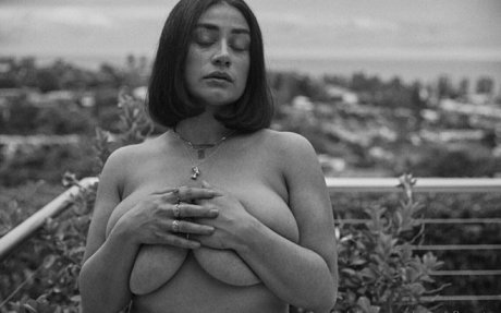 小さなオンリーファンズ 美しいポルノ 写真