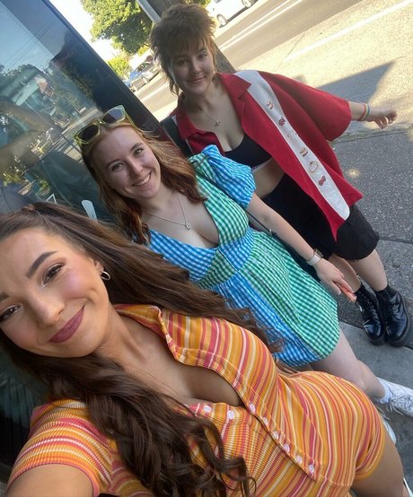 Molly Shield セクシーモデル 画像