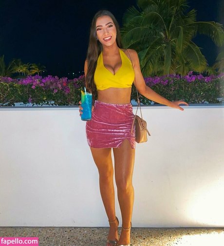 Molly Shield エロティックなモデル 写真